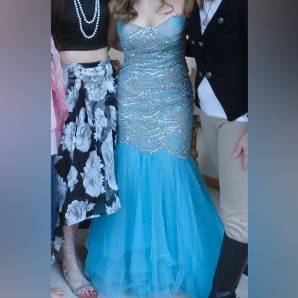 SHERRI HILL BLUE PROM DRESS